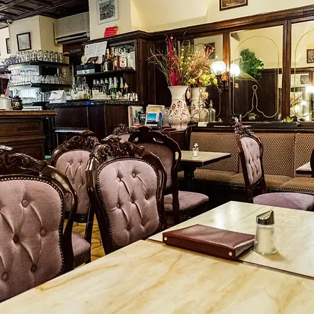 Randevu Panzio Bed and Breakfast Σόπρον